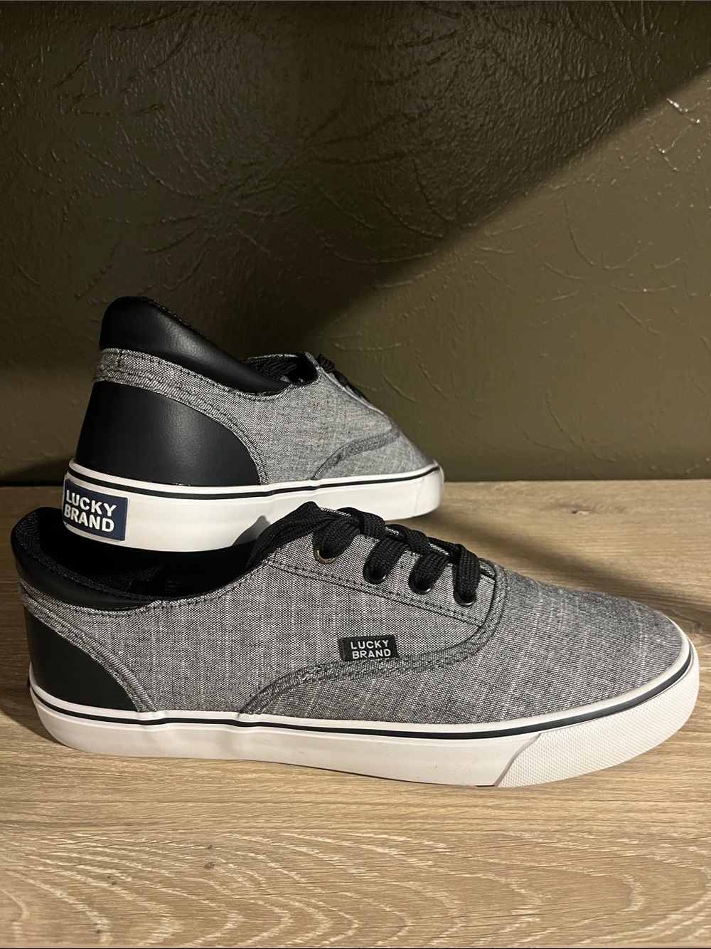 Men’s Size 9.5 Lucky Brand Sam Sneakers - Black/Gray Colorway